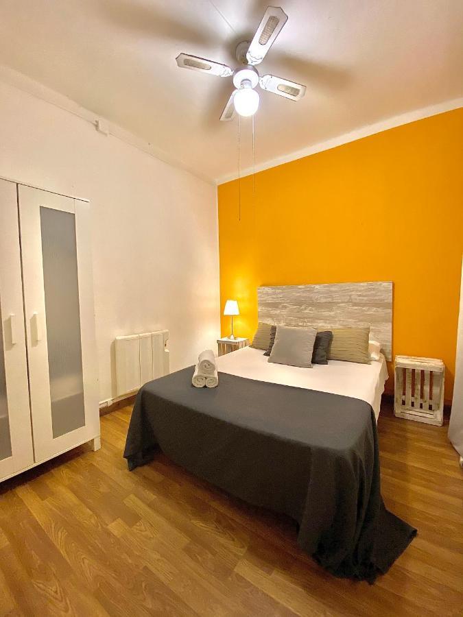 Alani Montjuic Hostel Барселона Екстериор снимка