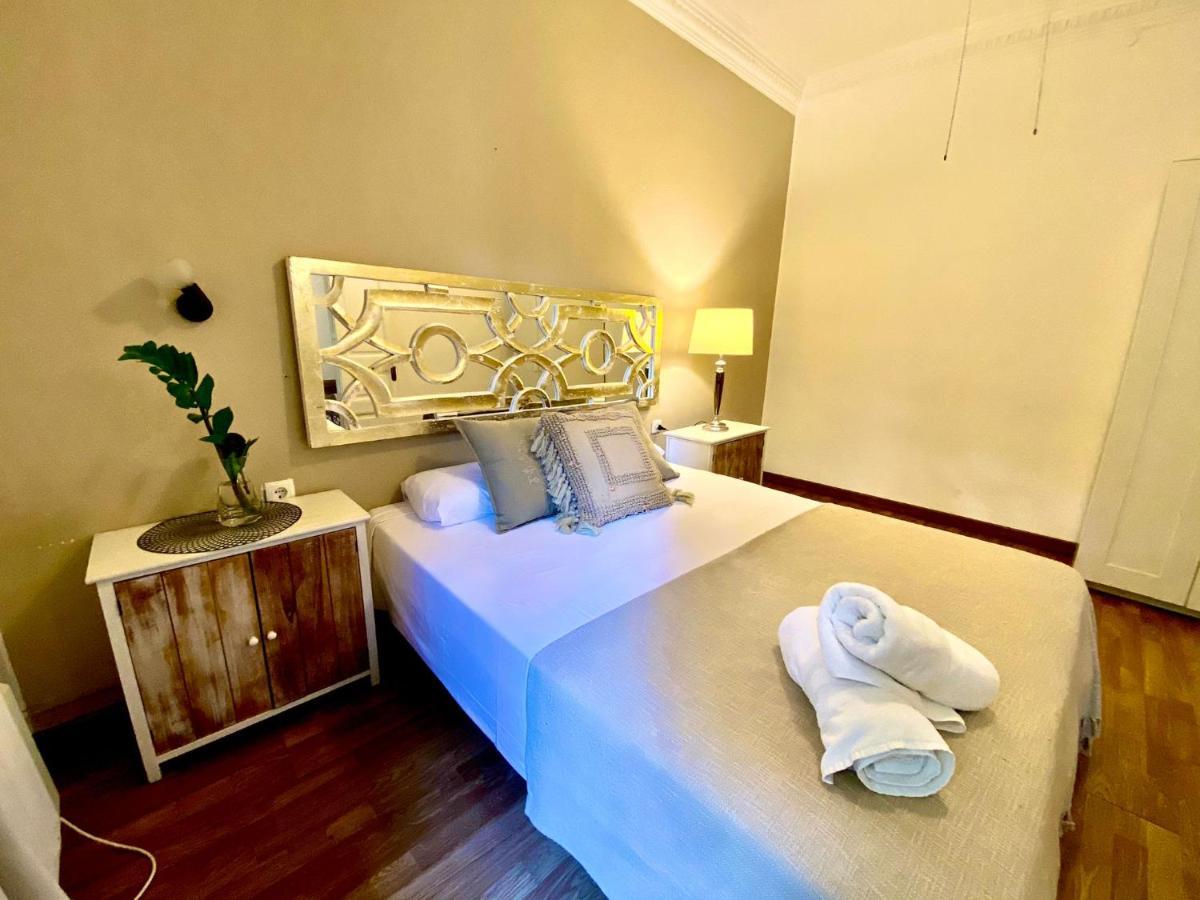 Alani Montjuic Hostel Барселона Екстериор снимка