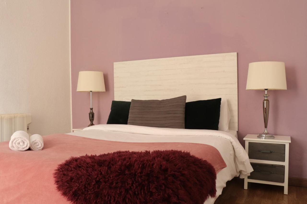 Alani Montjuic Hostel Барселона Екстериор снимка