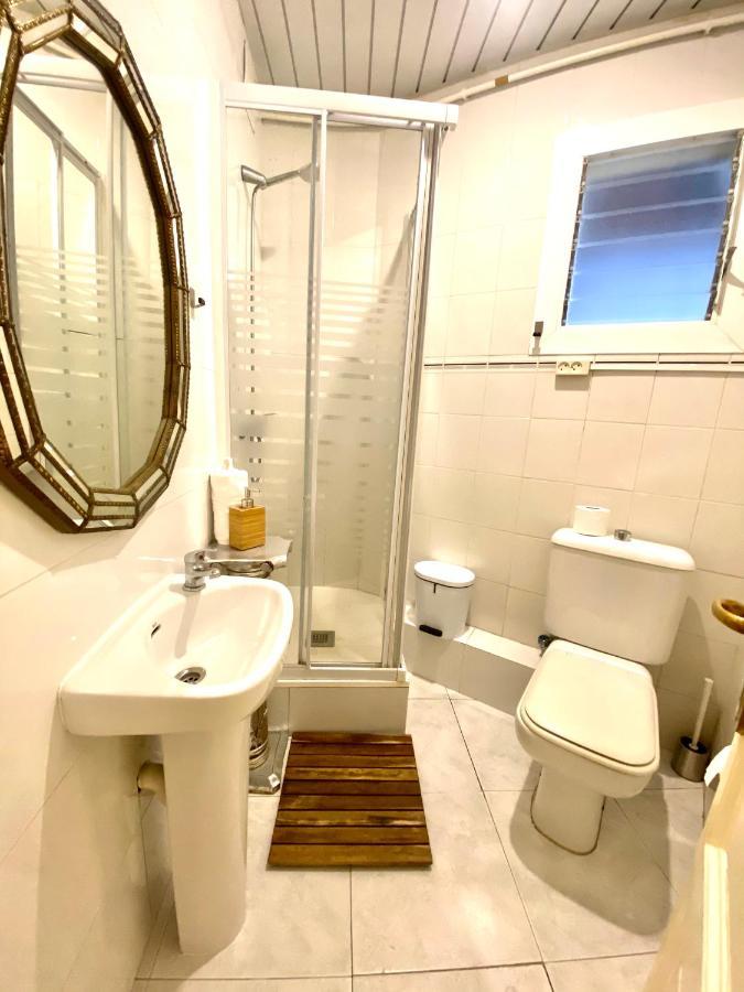 Alani Montjuic Hostel Барселона Екстериор снимка