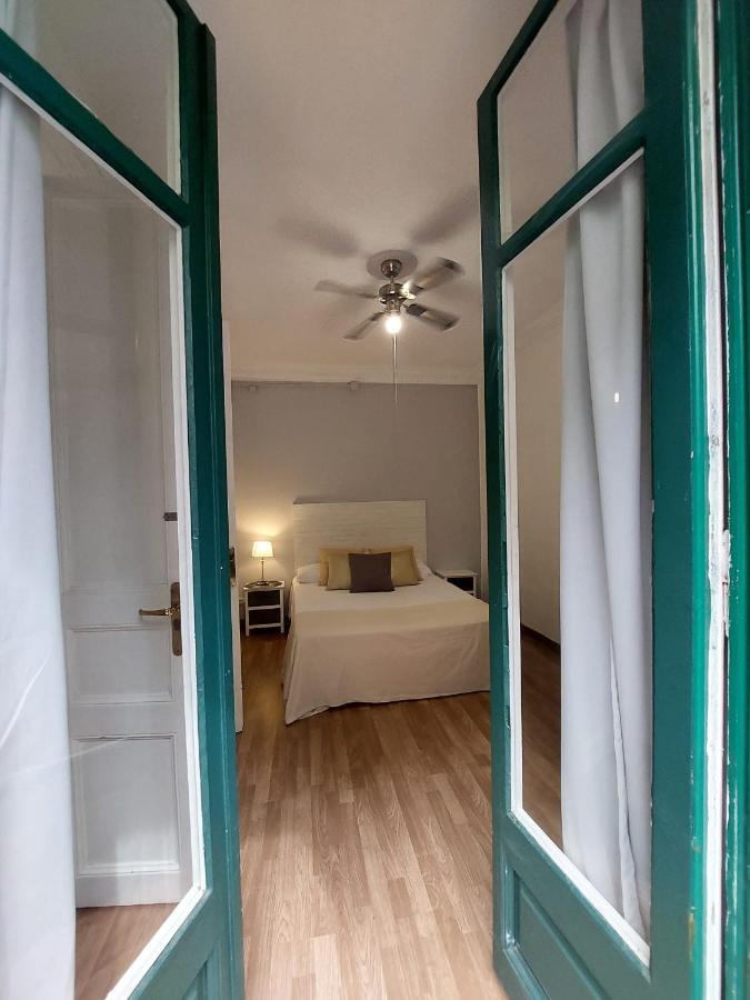Alani Montjuic Hostel Барселона Екстериор снимка